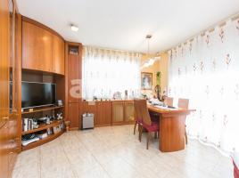 Casa (unifamiliar aislada), 234.00 m², cerca de bus y tren, seminuevo