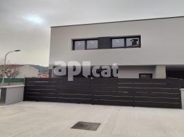 Casa (unifamiliar adossada), 146.00 m², prop de bus i tren, nou