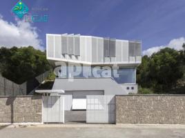 Casa (unifamiliar aislada), 466.00 m², cerca de bus y tren, seminuevo