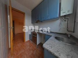 Piso, 61.00 m², cerca de bus y tren