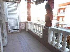 Flat, 100.00 m², near bus and train