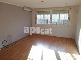 Piso, 72.00 m², cerca de bus y tren