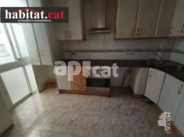 Pis, 116.00 m², prop de bus i tren