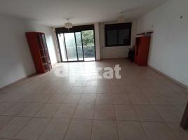 Duplex, 146.00 m², near bus and train, almost new