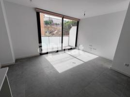 Flat, 76.85 m², near bus and train, new