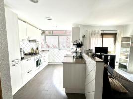 Квартиры, 67.00 m², Рядом с автобусом и метро, Horta-Guinardó