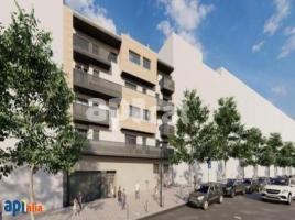 Pis, 83.00 m², près de bus et de train, Collblanc