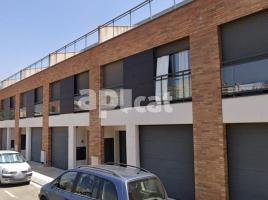 Casa (unifamiliar adosada), 153.00 m², cerca de bus y tren