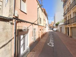 Houses (detached house), 237.00 m², near bus and train, Nucli Urbà