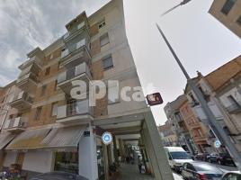 Piso, 76.00 m², cerca de bus y tren