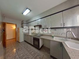 Flat, 80.00 m², near bus and train