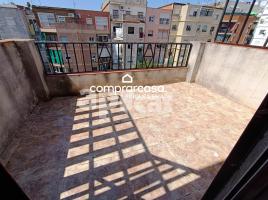 Attic, 92.00 m², near bus and train, Fondo