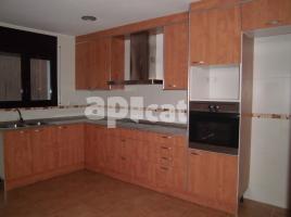 Casa (unifamiliar adosada), 245.00 m², cerca de bus y tren, seminuevo