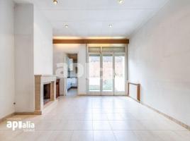 Casa (unifamiliar aislada), 314.00 m², cerca de bus y tren