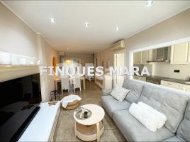 Duplex, 112.00 m², near bus and train, almost new, Plaça Catalunya - Vinyets