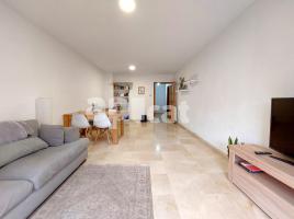 Piso, 105.00 m², cerca de bus y tren