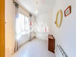 Piso, 81.00 m², cerca de bus y tren