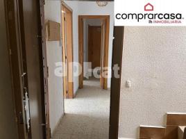 Piso, 77.00 m², cerca de bus y tren