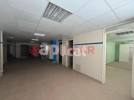 Local comercial, 588.00 m², Centre - Estació