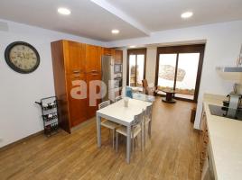 Casa (unifamiliar adossada), 209.00 m², prop de bus i tren, nou