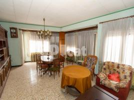 Houses (detached house), 438.00 m², near bus and train, Centro