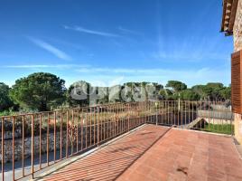 Houses (country house), 380.00 m², near bus and train