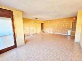 Pis, 131.80 m², prop de bus i tren