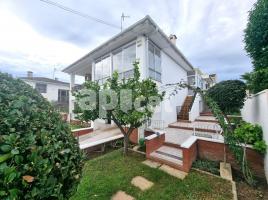 Houses (detached house), 228.00 m², near bus and train