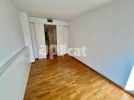 Pis, 153.00 m², prop de bus i tren