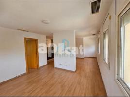 Pis, 92.00 m², prop de bus i tren, Calle Cúspide