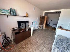 Àtic, 90.00 m², 附近的公共汽車和火車, Calle de la Cala