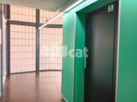 Piso, 90.00 m², cerca de bus y tren