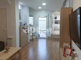 Casa (unifamiliar adossada), 337.00 m², prop de bus i tren, seminou, Calle del Jura