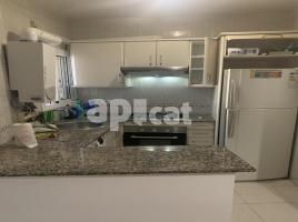 Piso, 42.00 m², cerca de bus y tren