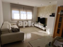 Houses (terraced house), 300.00 m², almost new, Calle Doctor Josep Lluch