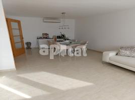 Houses (terraced house), 300.00 m², almost new, Calle Doctor Josep Lluch