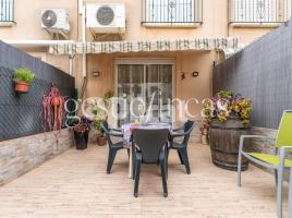 Houses (terraced house), 99.00 m², near bus and train