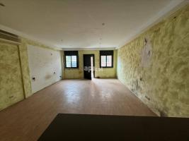 Pis, 53.00 m², fast neu