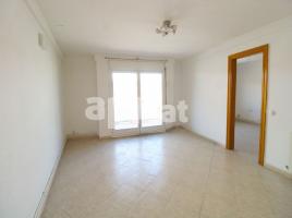 Piso, 99.00 m², cerca de bus y tren