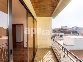 Piso, 144.00 m², cerca de bus y tren