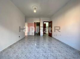 Apartament, 60.00 m², near bus and train, Calle URGELL