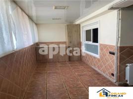 Àtic, 50.00 m², prop de bus i tren