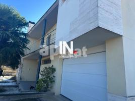 Houses (detached house), 360.00 m², almost new, Calle del Trencalòs