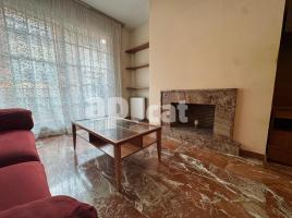 Piso, 103.00 m², cerca de bus y tren