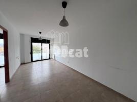 Apartament, 45 m², fast neu, Zona