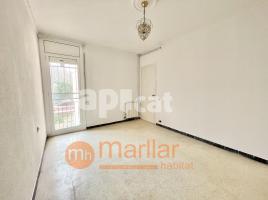 Pis, 90.00 m², prop de bus i tren, Calle de Monturiol