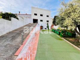 , 559.00 m², Calle de l'Empordà, 48