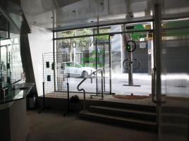 租 , 900.00 m², 附近的公共汽車和火車