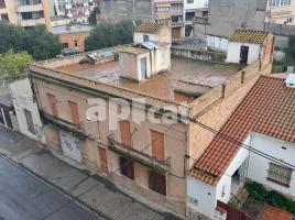 дома (особняк), 390.00 m², pядом автобусный и железнодорожный, Calle Torras i Bages, 32