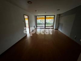 Pis, 127.00 m², prop de bus i tren